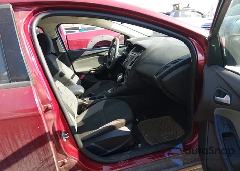 2014 Ford Focus Se z USA, uszkodzony, nr VIN 1FADP3K22EL411747